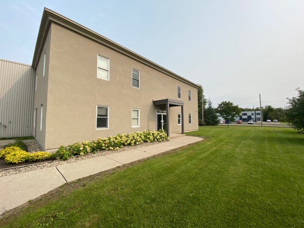 735 cristini, lachute