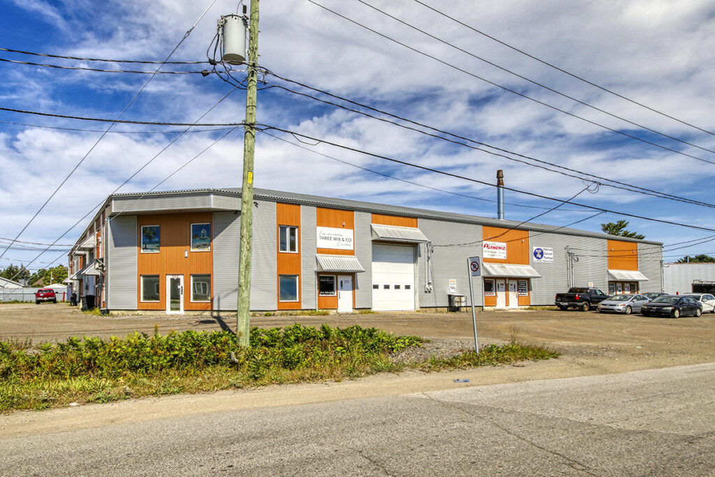 193 - 210, rue De l'industrie, Saint-Lin-Laurentides, Qc, J5M 2E6