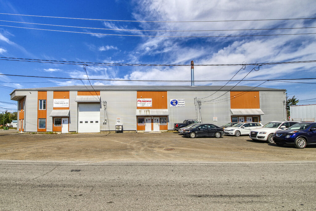193 - 210, rue De l'industrie, Saint-Lin-Laurentides, Qc, J5M 2E6